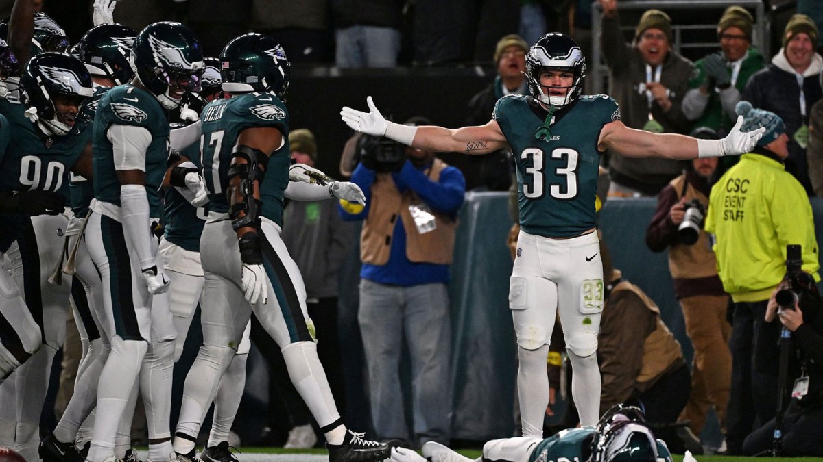 Philadelphia Eagles star Cooper DeJean, who was at WWE Monday Night RAW on Madison Square Garden.