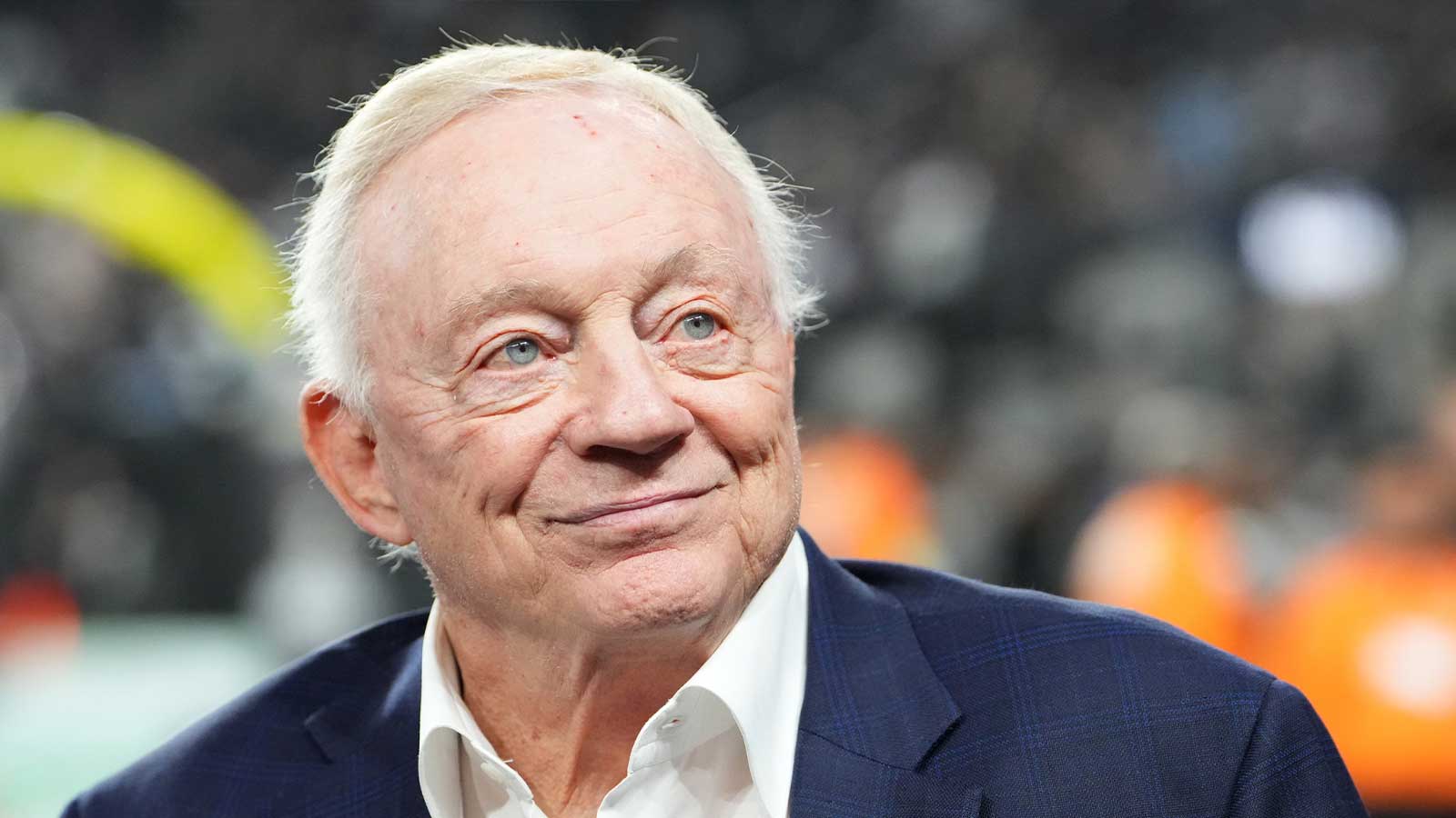 Cowboys’ Jerry Jones was very proud of his giant turkey leg, team after beating Chiefs