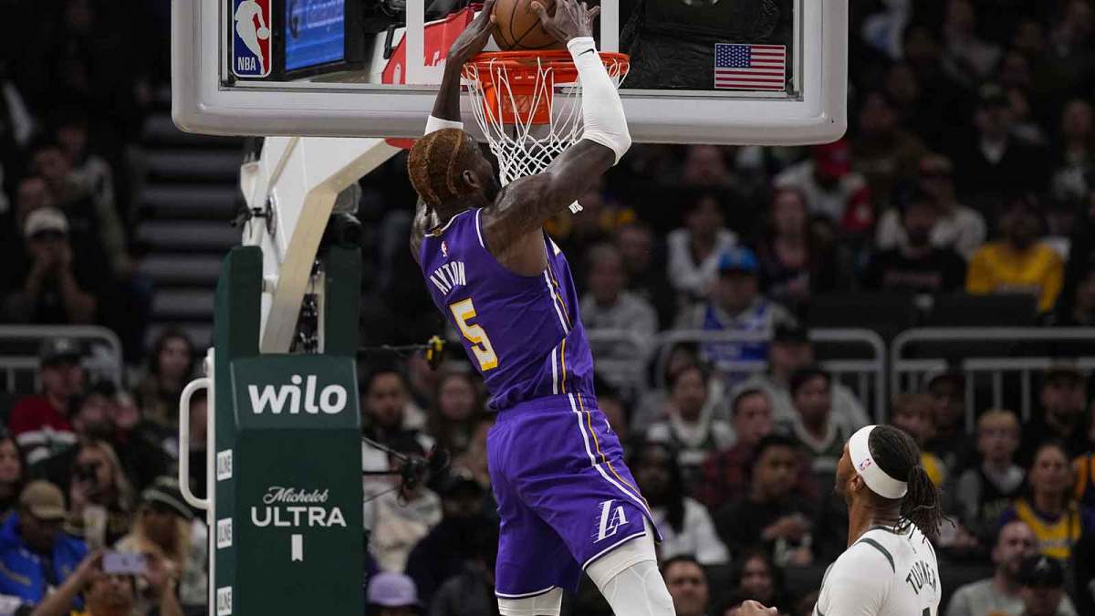 Los Angeles Lakers center Deandre Ayton (5) dunks during the first quarter against the Milwaukee Bucks at Fiserv Forum.