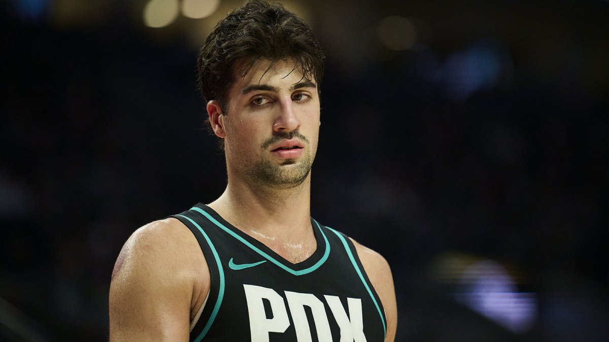 Deni Avdija stands on the court during the second half against the Oklahoma City Thunder Portland Trail Blazers forward Deni Avdija (8) at Moda Center.