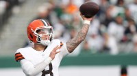 Cleveland Browns quarterback Dillon Gabriel (8) against the New York Jets in the first quarter at MetLife Stadium.