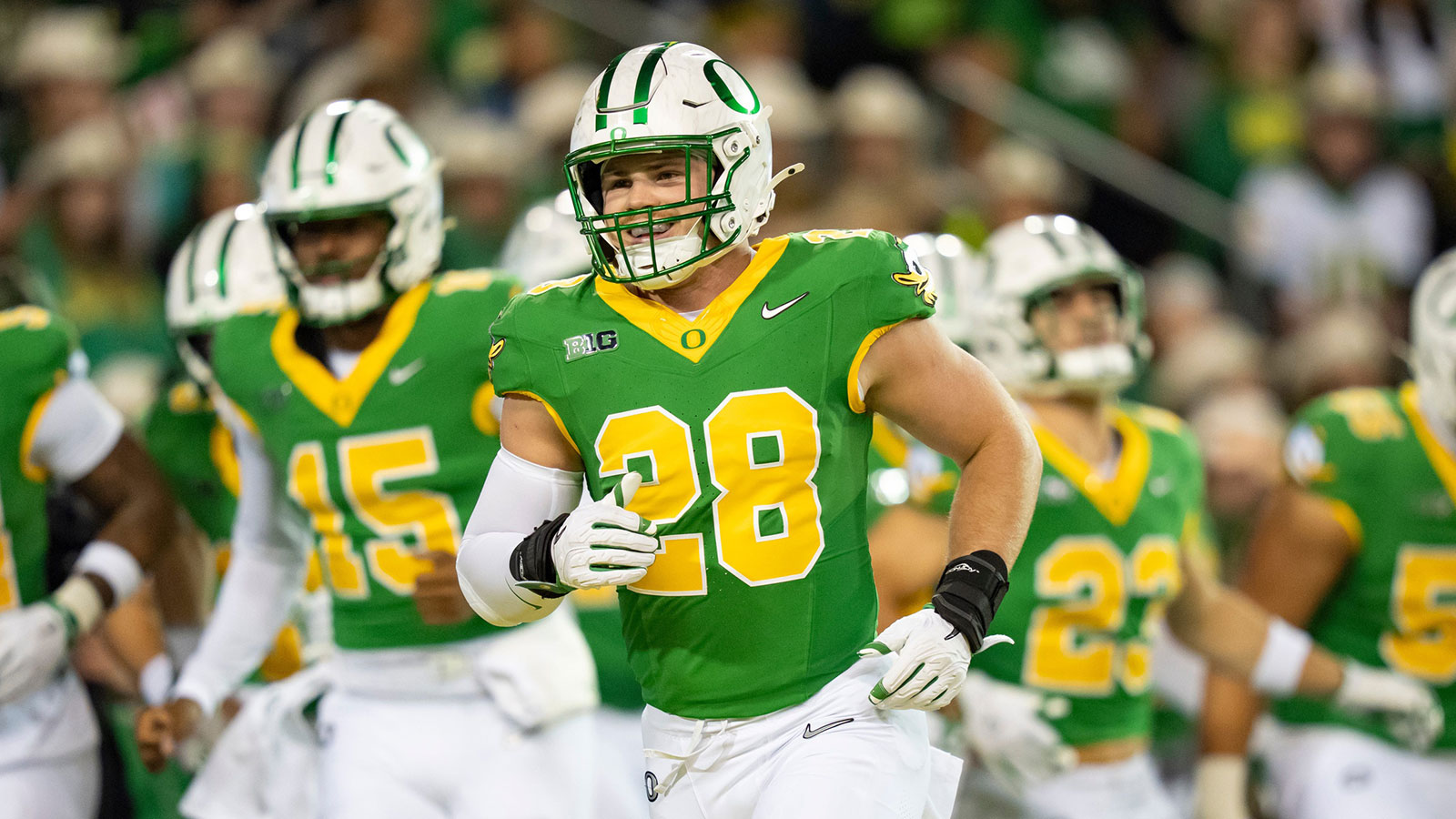 Oregon gets offensive reinforcements for Minnesota clash despite Dakorien Moore injury