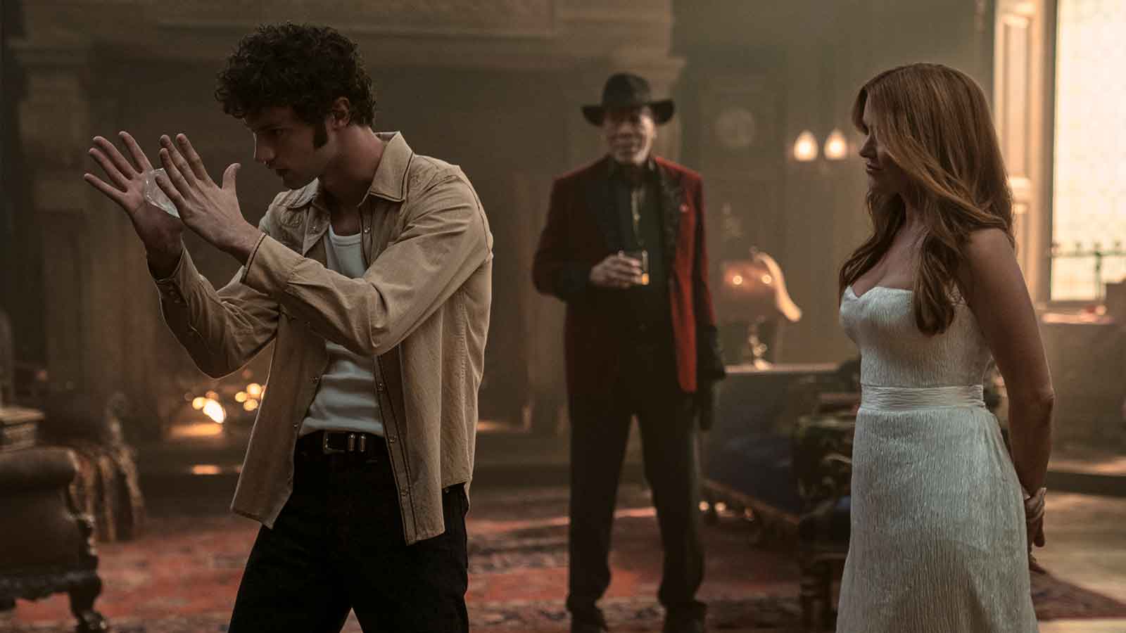 Dominic Sessa, Morgan Freeman, and Isla Fisher.