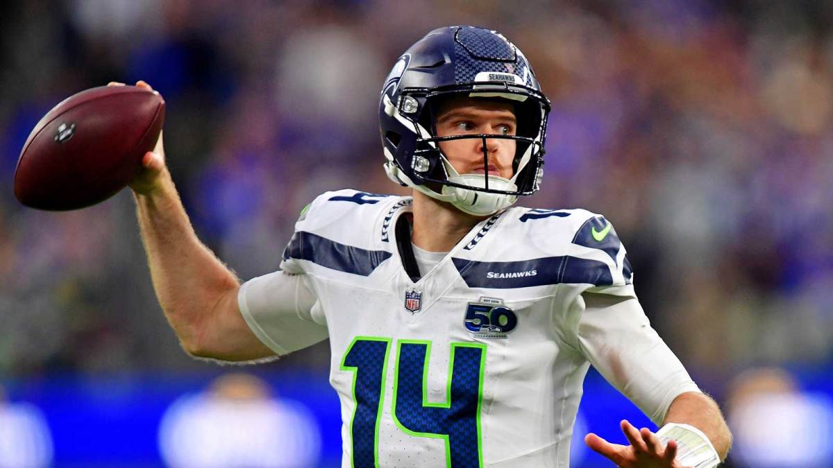 Seattle Seahawks quarterback Sam Darnold (14) throws a pass during the second half against the Los Angeles Rams at SoFi Stadium.