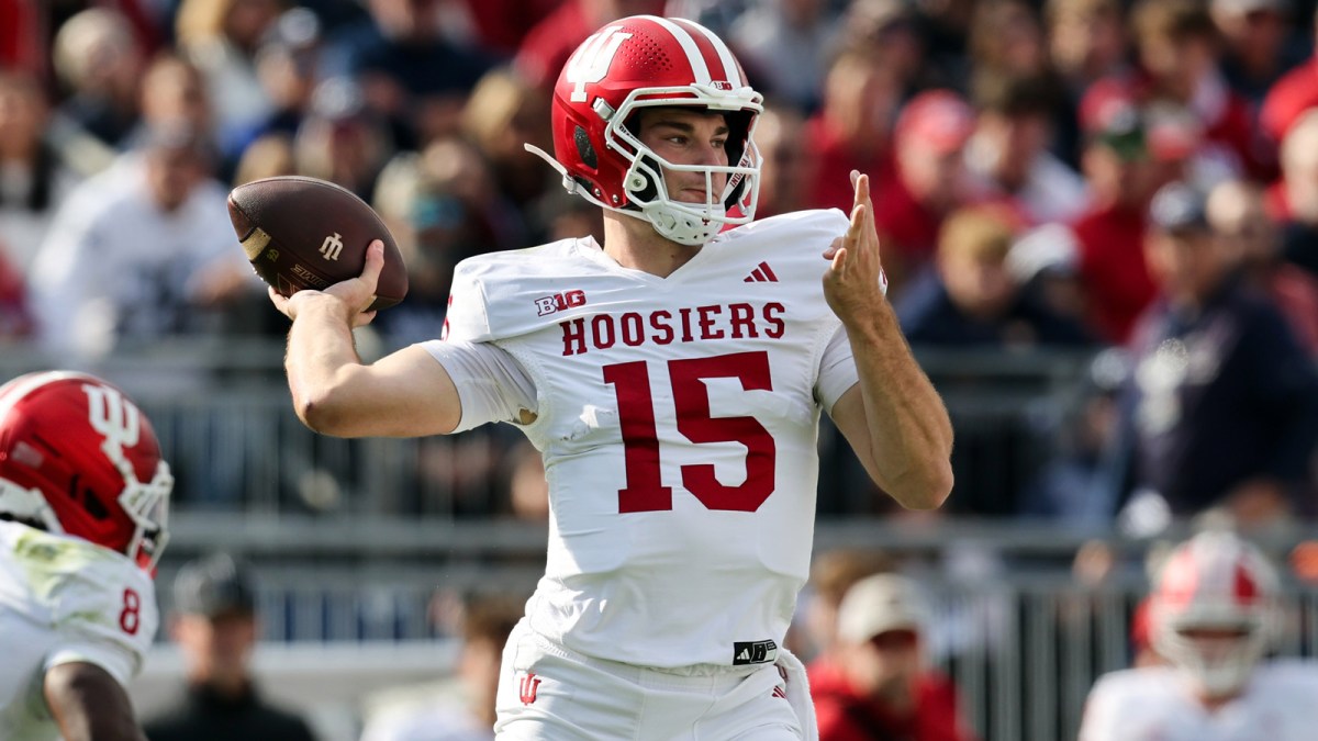 Indiana Hoosiers quarterback Fernando Mendoza (15) throws a pass during the first quarter against the Penn State Nittany Lions at Beaver Stadium.