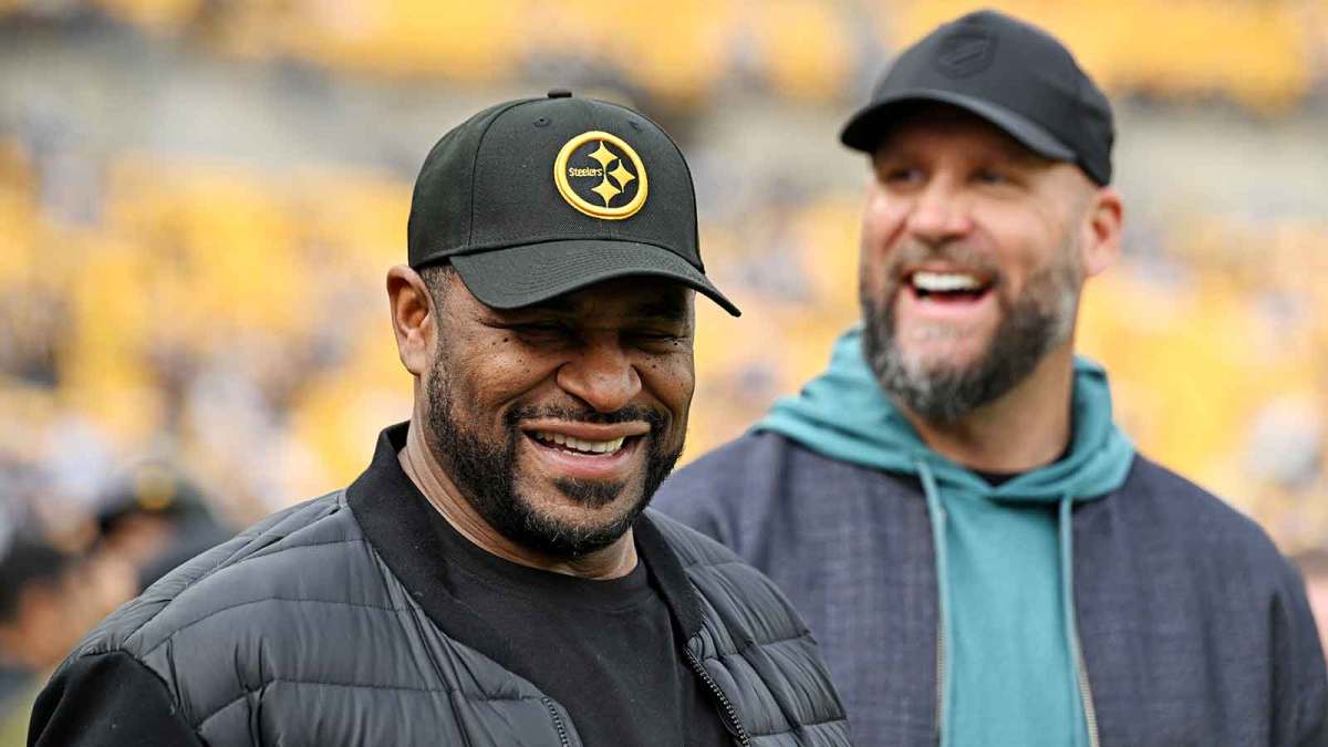 Former Pittsburgh Steelers Jerome Bettis and Ben Roethlisberger look on during warmups before the game against the Indianapolis Colts at Acrisure Stadium.