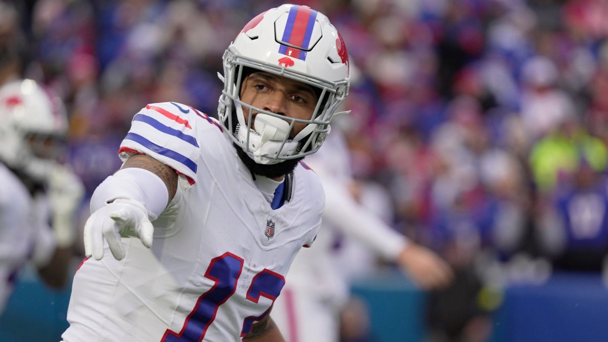Buffalo Bills wide receiver Gabe Davis checks to see if he is on the line during first half action against the Tampa Bay Buccaneers on Nov 16, 2025 at Highmark Stadium in Orchard Park.