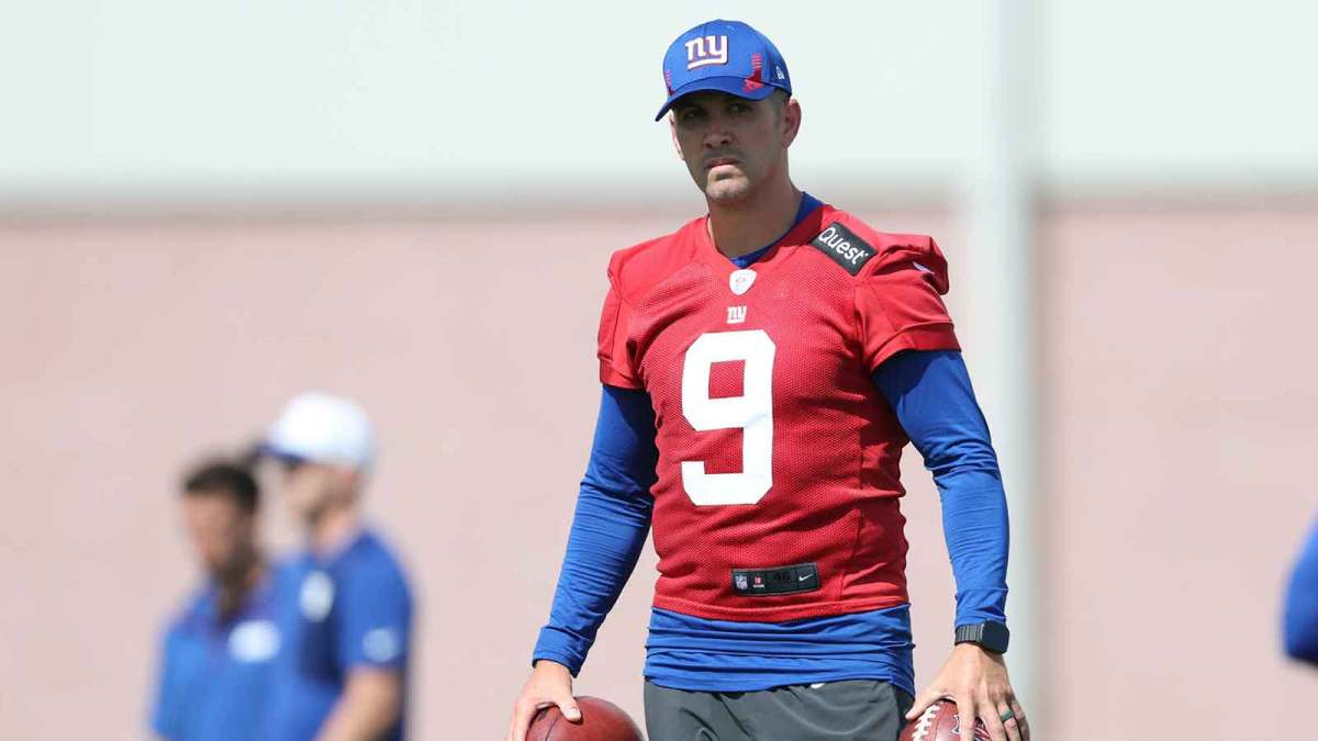 New York Giants place kicker Graham Gano (9) on the field during training camp at Quest Diagnostics Training Center.