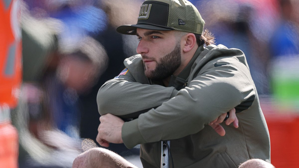 New York Giants running back Cam Skattebo (44) on the field before the game against the Green Bay Packers at MetLife Stadium.