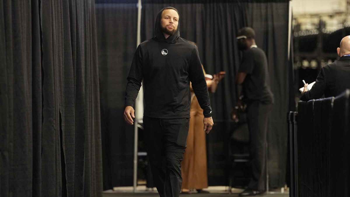 Golden State Warriors guard Stephen Curry (30) enters Frost Bank Center before a game against the San Antonio Spurs.