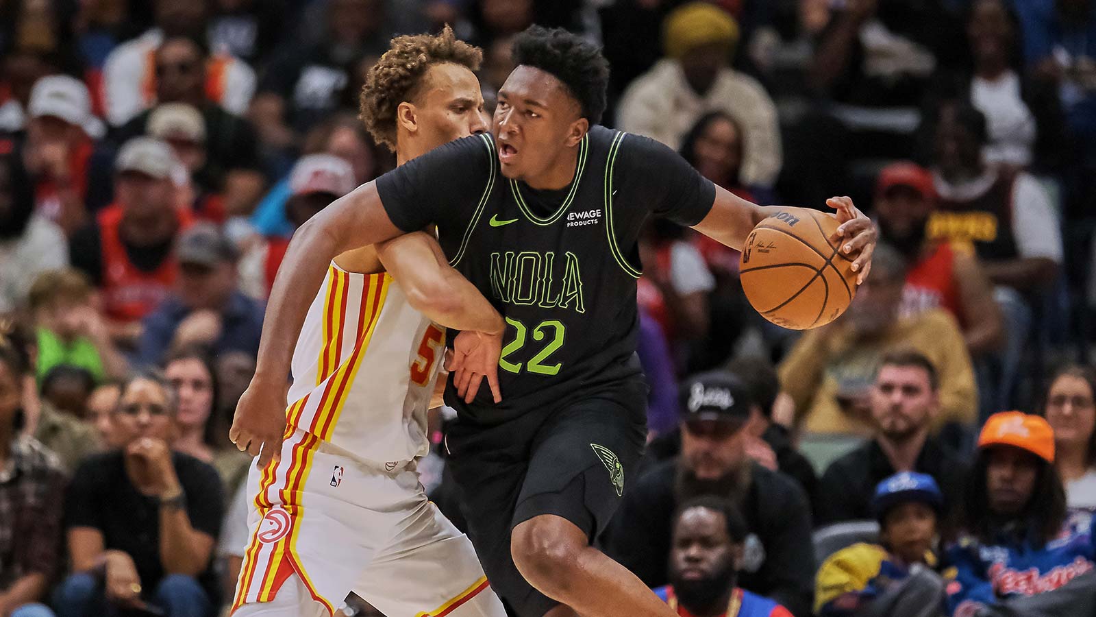 Pelicans fans will love Derik Queen’s no-quit attitude on steal-and-slam vs. Hawks