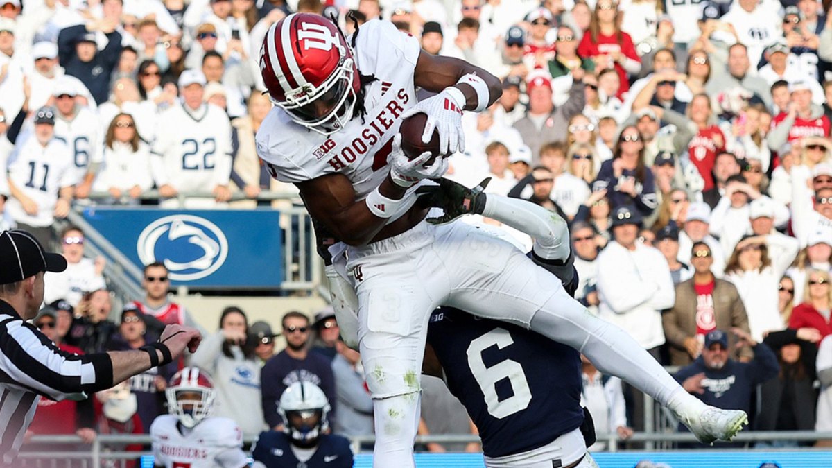 Indiana Hoosiers wide receiver Omar Cooper Jr. (3) makes a catch in the end zone for a touchdown during the fourth quarter against the Penn State Nittany Lions at Beaver Stadium.