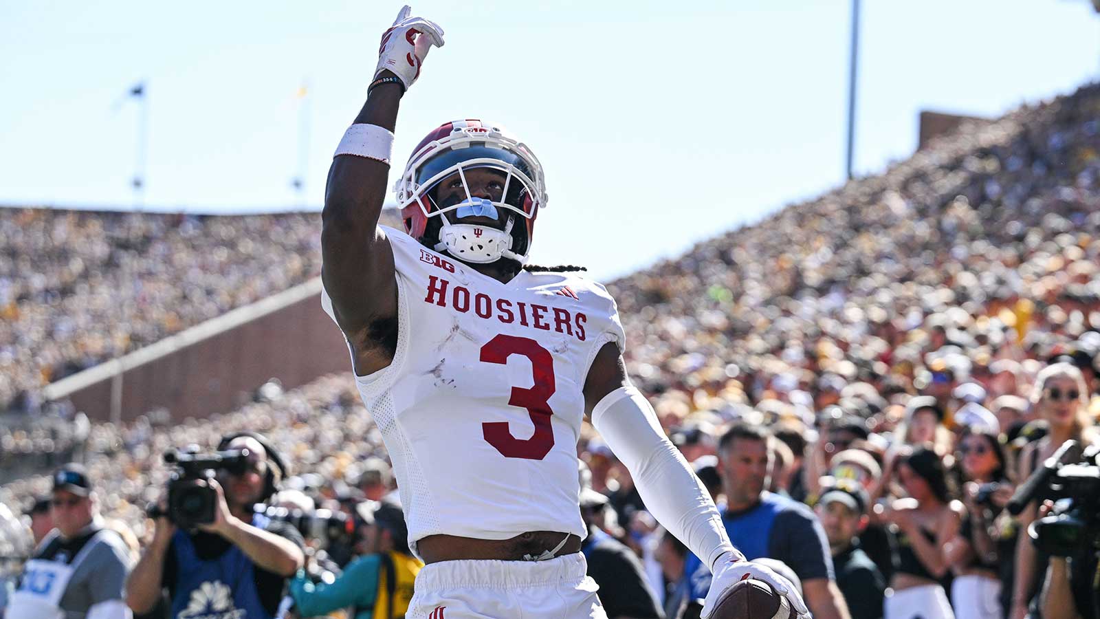 Indiana WR Omar Cooper’s insane clutch touchdown leaves CFB world in shock
