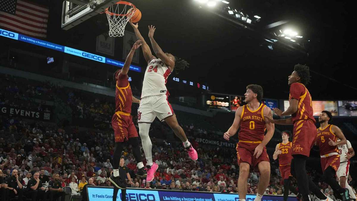 St. John's Red Storm forward Zuby Ejiofor (24) drives to the hoop past Iowa State Cyclones guard Tamin Lipsey (3) during the second half in a 2025 Players Era Festival group play game at Michelob Ultra Arena.