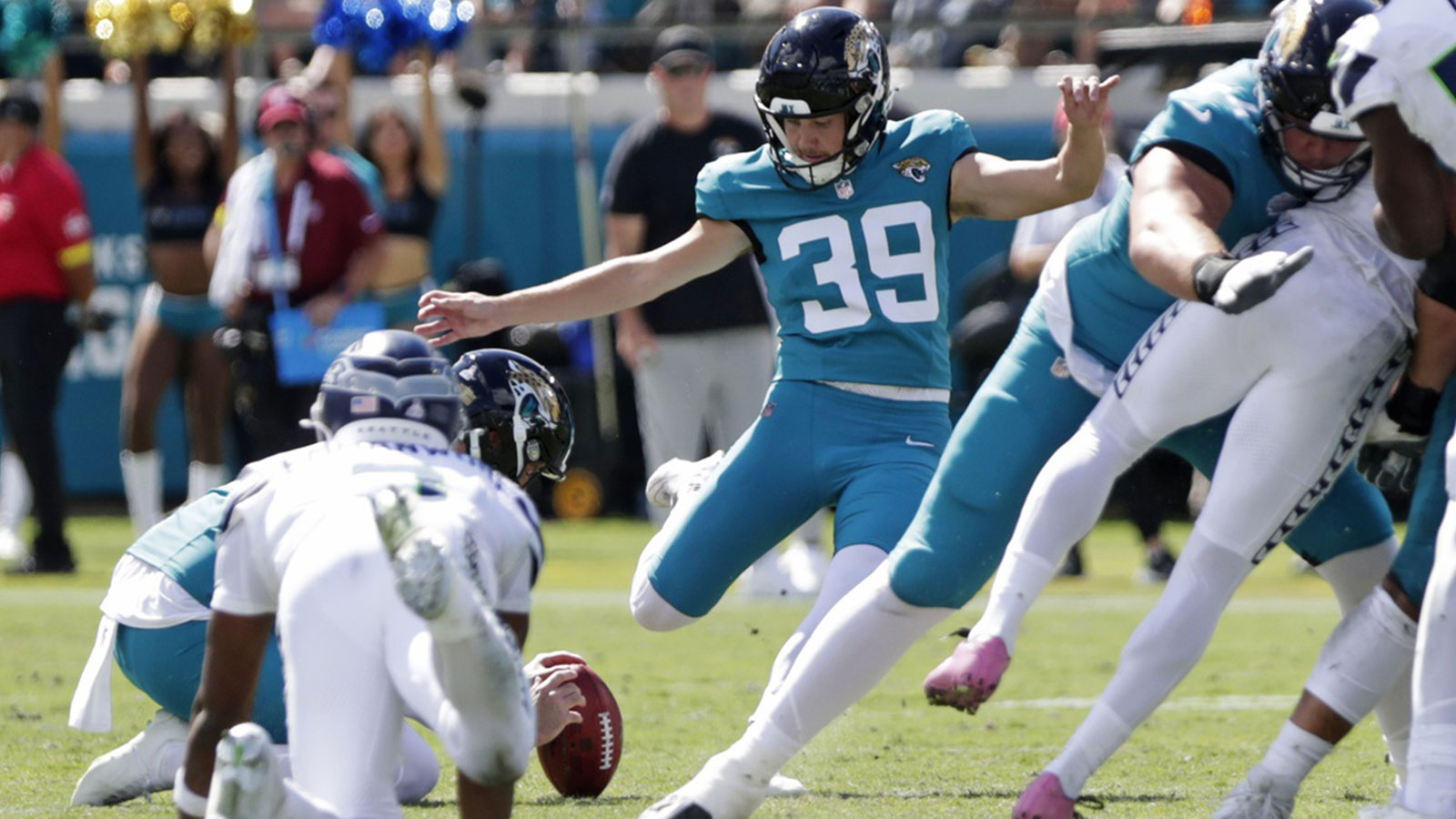 Jacksonville Jaguars kicker Cam Little (39) misses a field goal during the first half