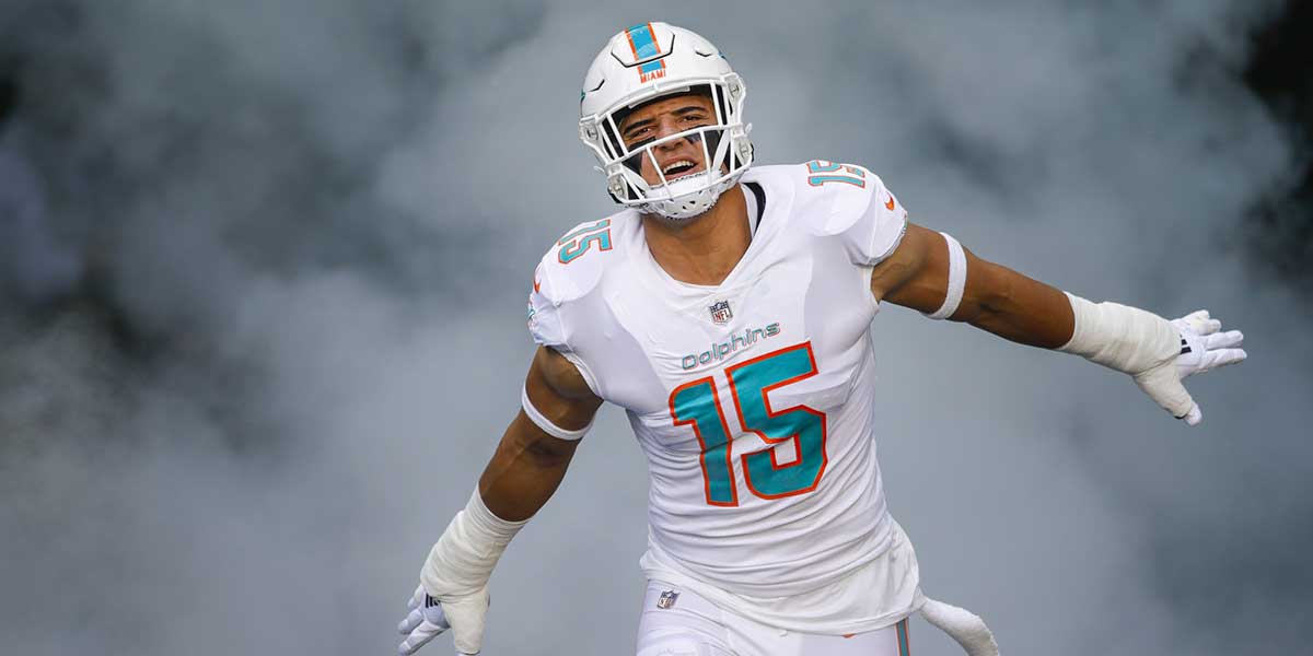 Miami Dolphins linebacker Jaelan Phillips (15) takes the field prior to the game against the Cleveland Browns at Hard Rock Stadium.