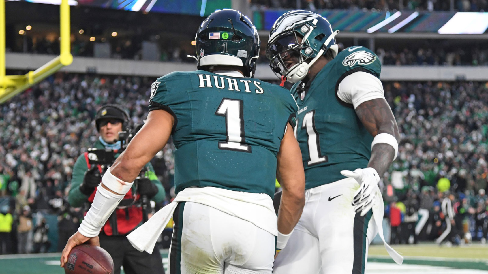 https://wp.clutchpoints.com/wp-content/uploads/2025/11/Jalen-Hurts-and-AJ-Brown-during-the-Eagles-Super-Bowl.jpg