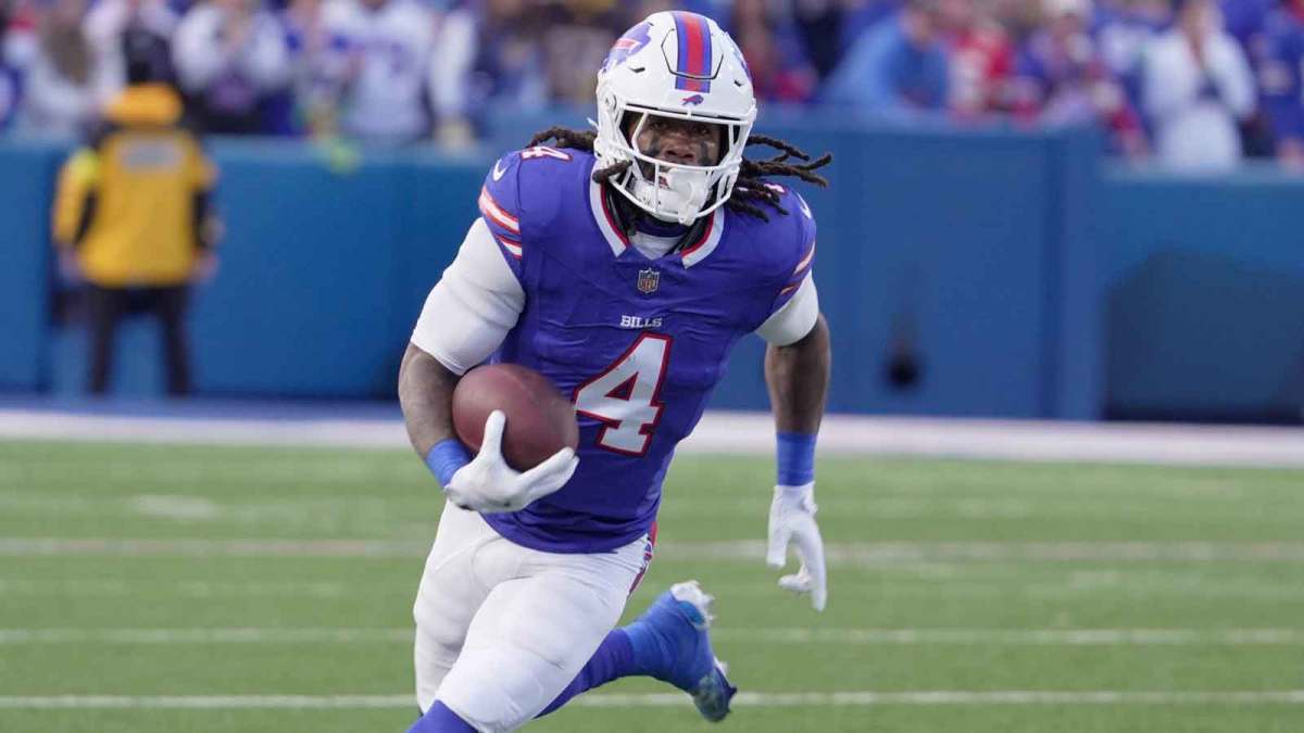 Buffalo Bills running back James Cook III has a wide open are to run the ball during first half action against the Kansas City Chiefs at Highmark Stadium in Orchard Park on Nov. 2, 2025.