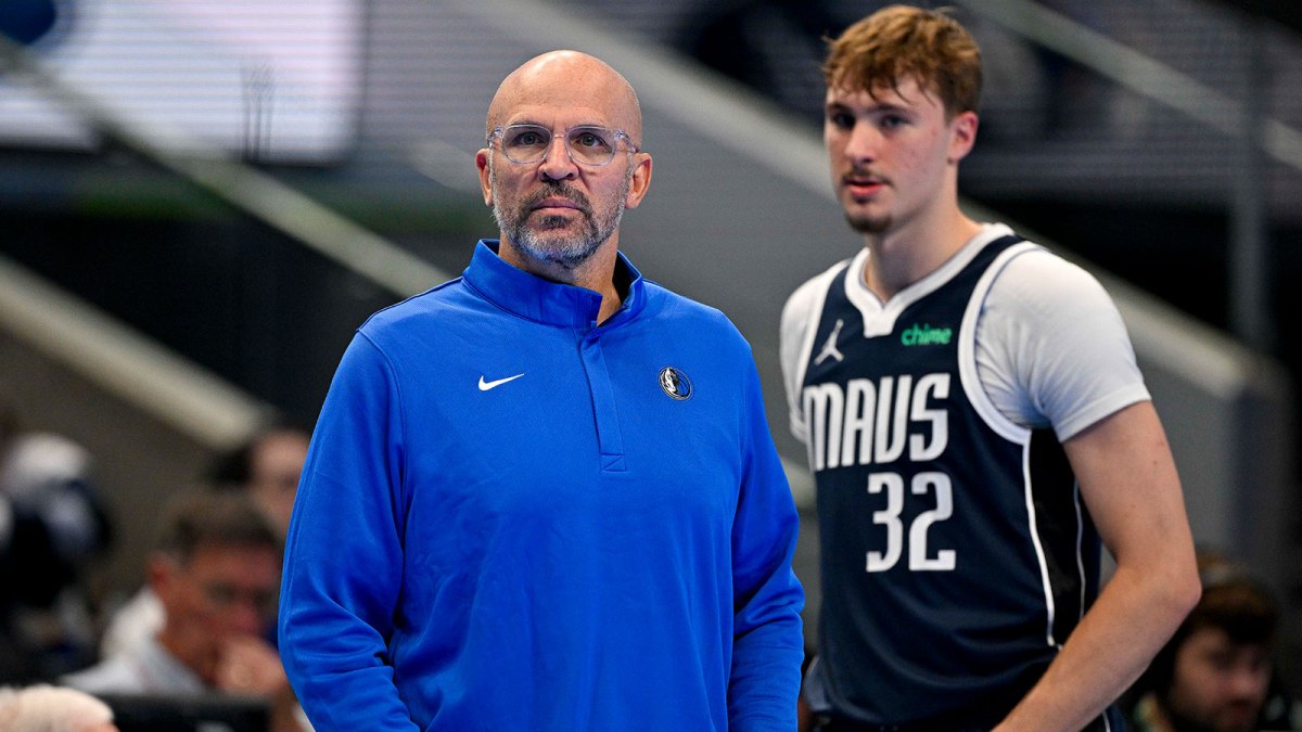 Dallas Mavericks head coach Jason Kidd and forward Cooper Flagg (32) look on during the second quarter against the LA Clippers in an NBA Cup game at the American Airlines Center.