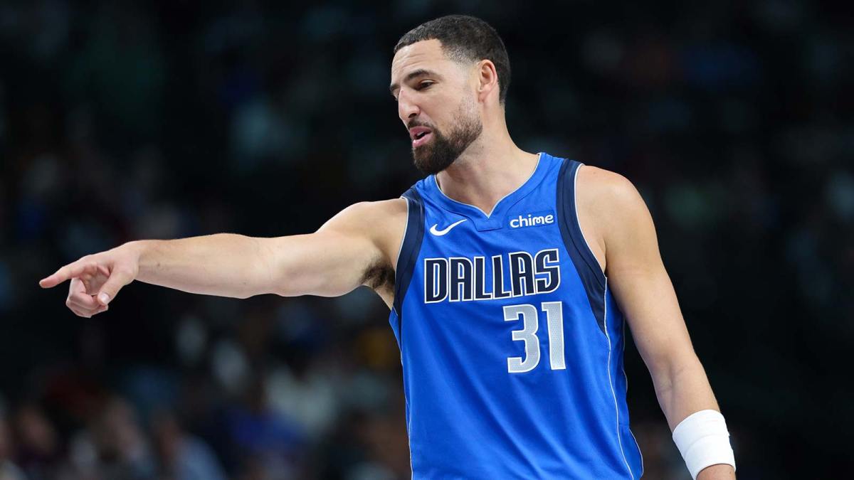 Dallas Mavericks guard Klay Thompson (31) reacts during the second half against the New Orleans Pelicans at American Airlines Center.