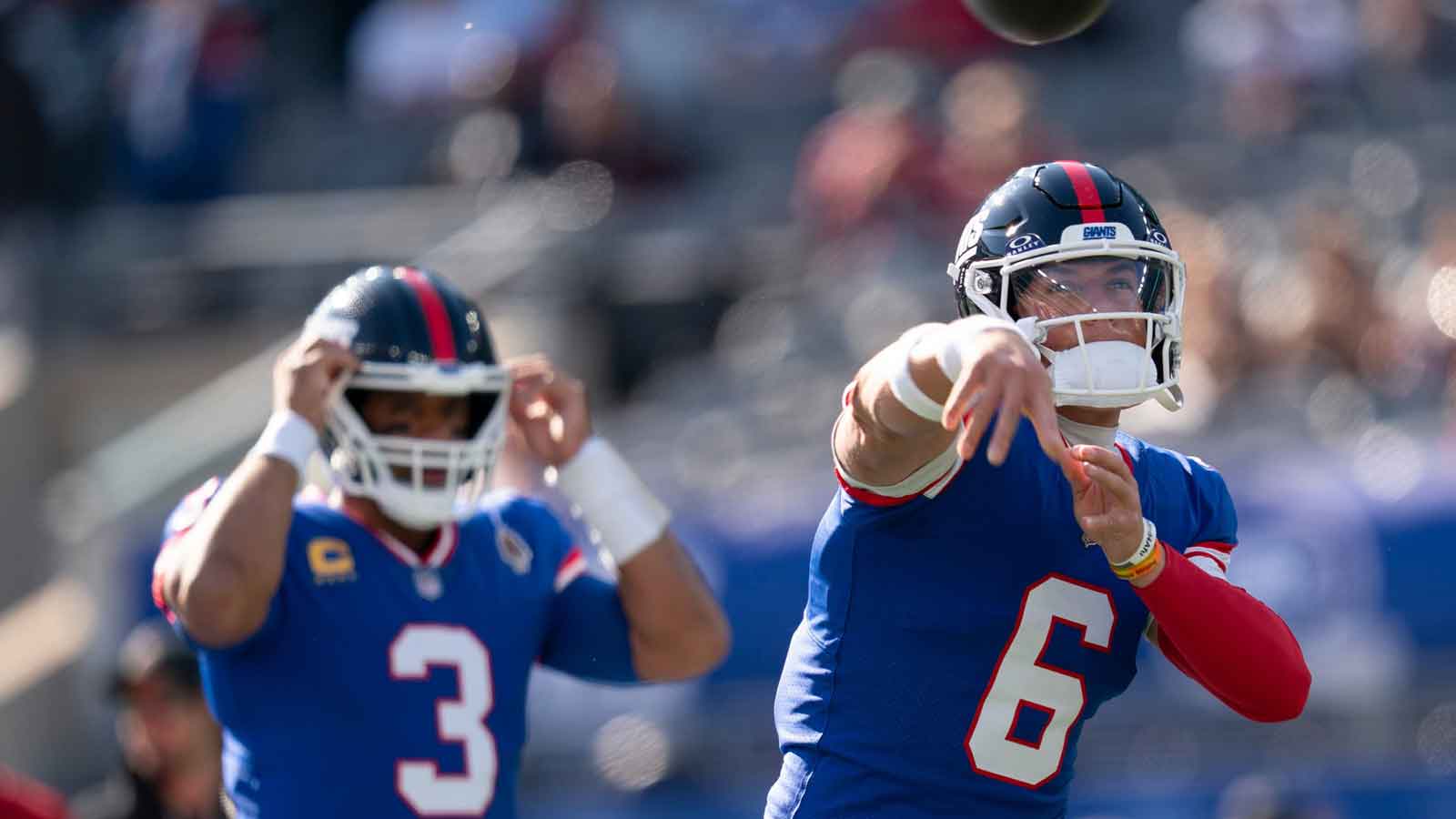 New York Giants quarterback Jaxson Dart (6) warms up during a week 9 game between New York Giants and San Francisco 49ers at MetLife Stadium on Sunday, Nov. 2, 2025.