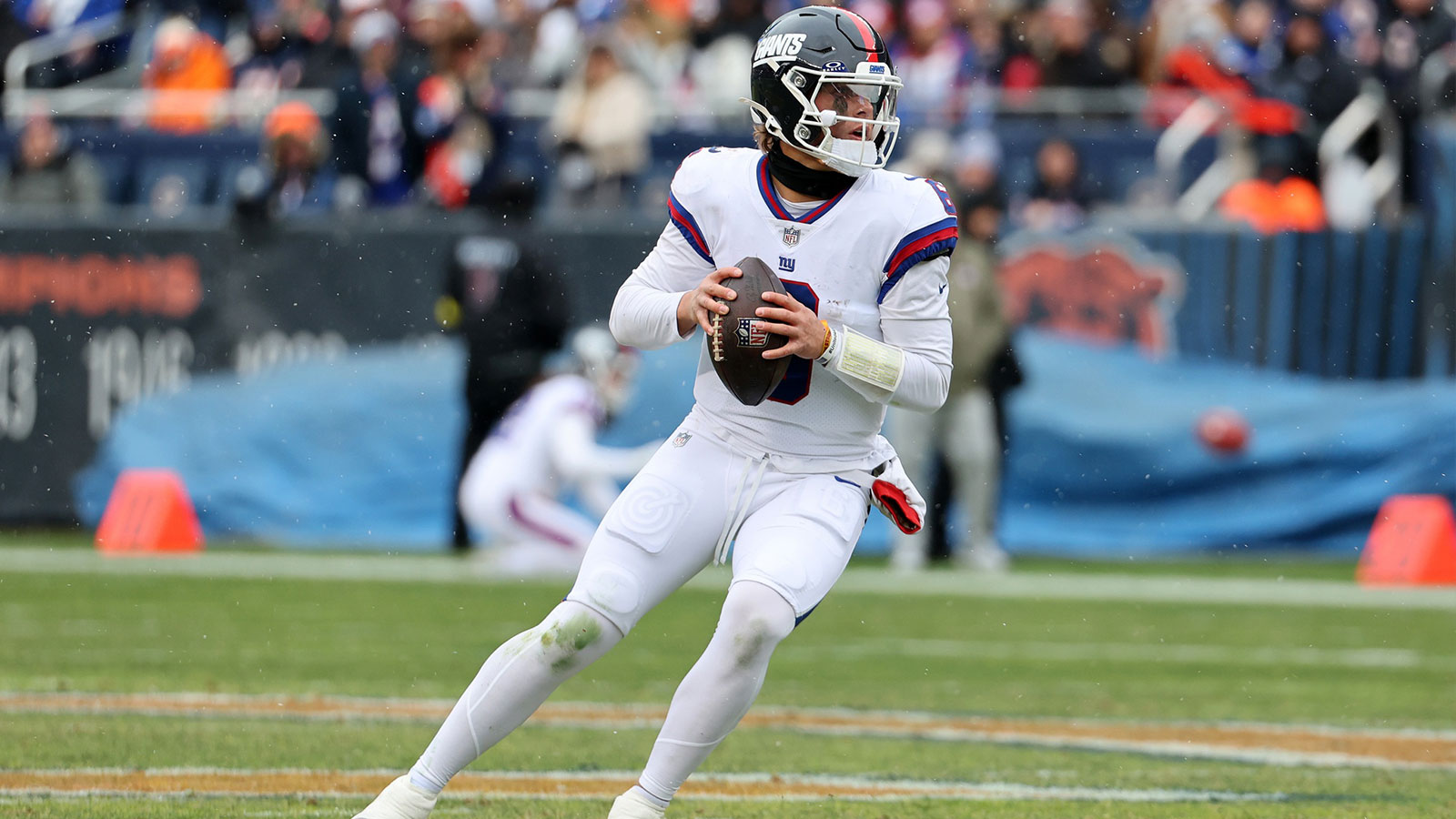 Giants’ Russell Wilson enters vs. Bears after Jaxson Dart concussion