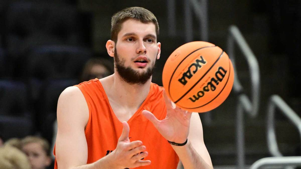 Illinois Fighting Illini center Tomislav Ivisic (13) works out NCAA Tournament First Round Practice at Fiserv Forum.