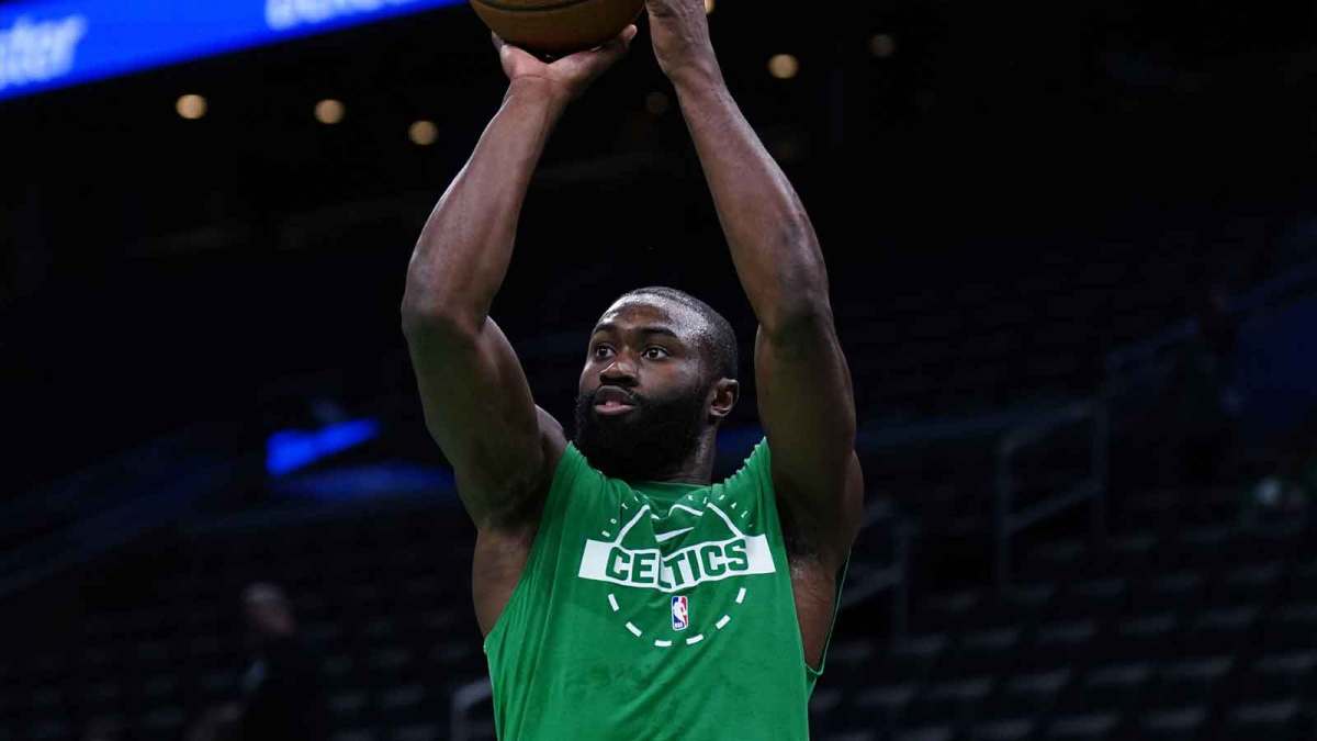 Boston Celtics guard Jaylen Brown (7) warms up before the start of the game against the Detroit Pistons at TD Garden.