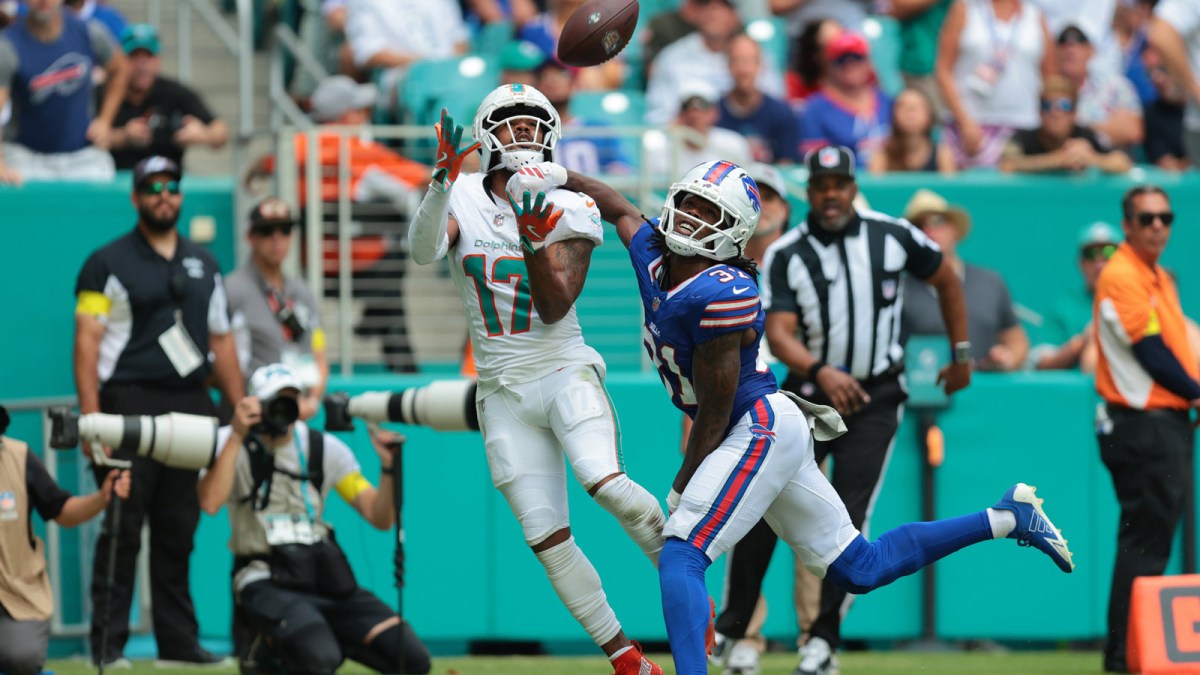 Miami Dolphins wide receiver Jaylen Waddle (17) makes a touchdown catch against Buffalo Bills cornerback Maxwell Hairston (31) during the first half at Hard Rock Stadium.