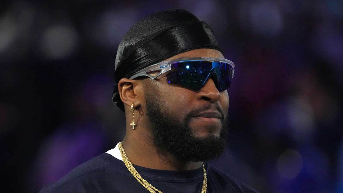 NFC defensive back Jaylon Johnson of the Chicago Bears (1) during the Satisfying Catch event at the Pro Bowl Skills Challenge at Nicholson Fieldhouse.