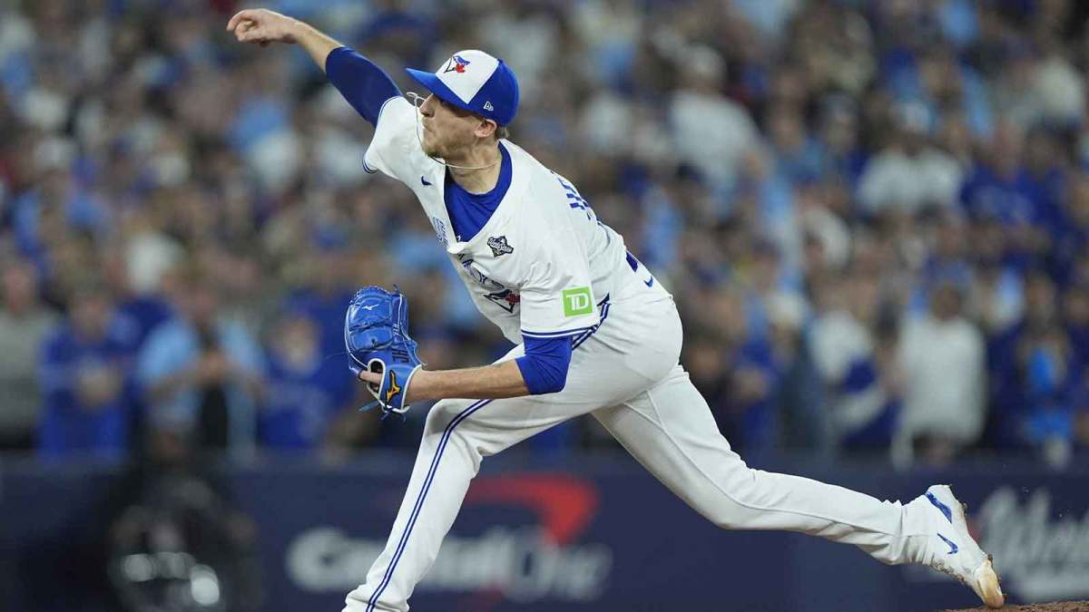 Toronto Blue Jays pitcher Jeff Hoffman (23) pitches against the Los Angeles Dodgers in the ninth inning during game seven of the 2025 MLB World Series at Rogers Centre.