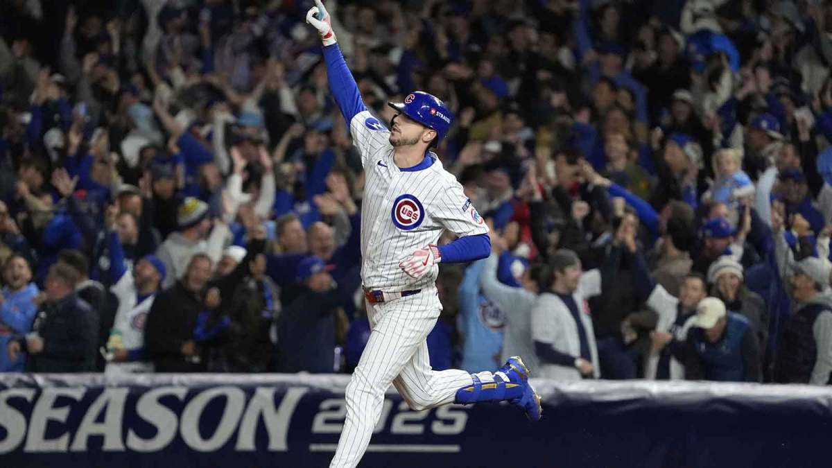Chicago Cubs right fielder Kyle Tucker (30) reacts after hitting a home run against the Milwaukee Brewers during the seventh inning for game four of the NLDS round for the 2025 MLB playoffs at Wrigley Field.