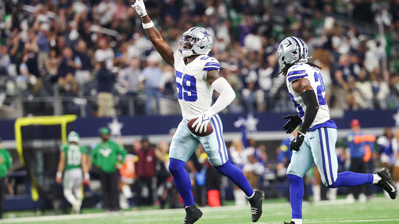 Jerry Jones can’t get enough of Cowboys defense after toppling Eagles