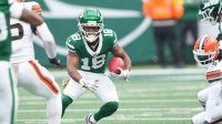 New York Jets wide receiver Isaiah Williams (18) runs against the Browns in the first quarter at MetLife Stadium.