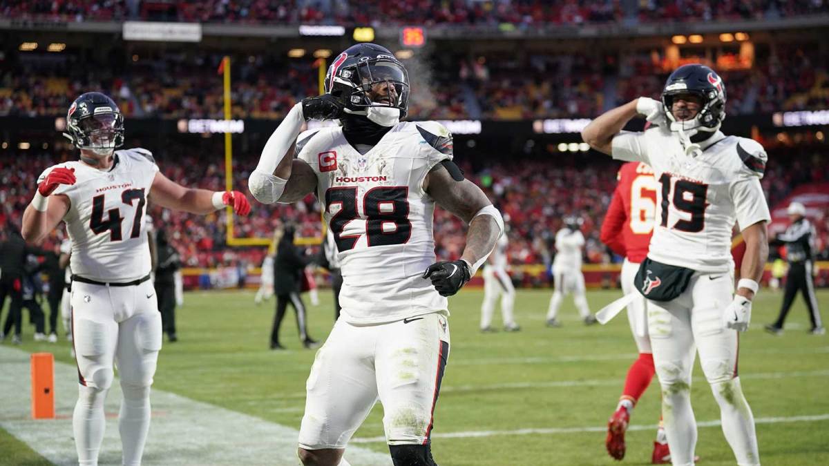 Texans' Joe Mixon puts Ian Rapaport on blast for season-ending injury report