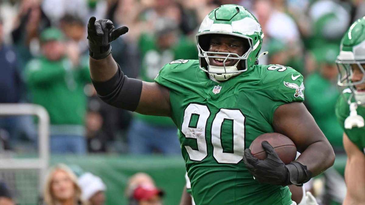 Philadelphia Eagles defensive tackle Jordan Davis (90) against the New York Giants at Lincoln Financial Field.