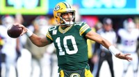 Green Bay Packers quarterback Jordan Love (10) throws a pass during the first quarter against the New York Giants at MetLife Stadium.