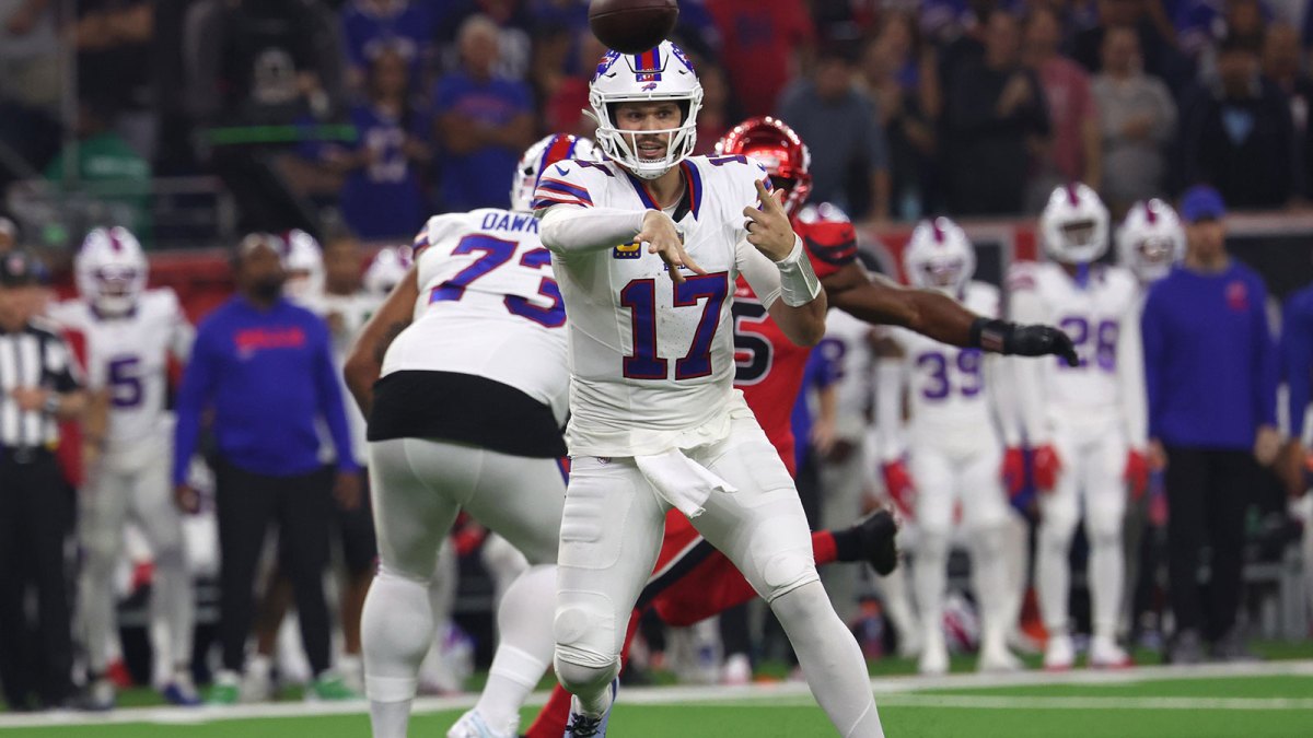 Buffalo Bills quarterback Josh Allen (17) throws a pass against the Houston Texans in the first quarter at NRG Stadium.