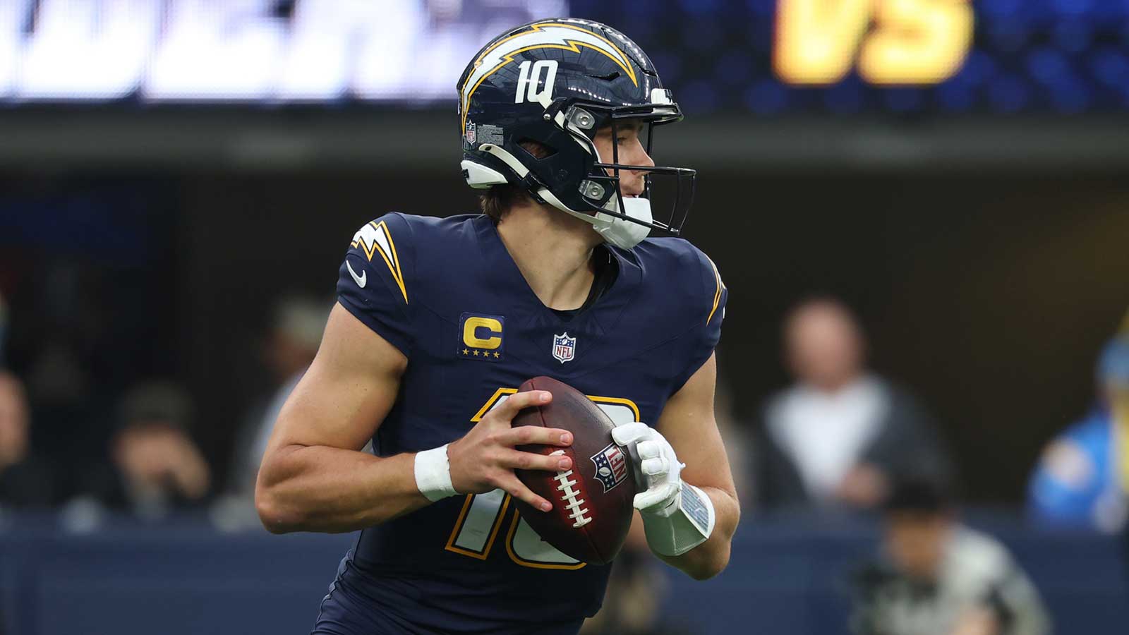 Chargers’ Justin Herbert still planning to play Week 14 despite broken hand