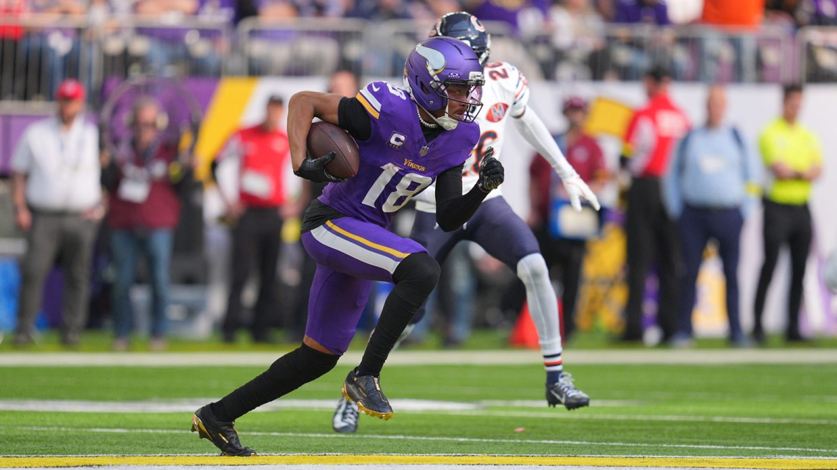 Minnesota Vikings wide receiver Justin Jefferson (18) catches a pass during the second quarter against the Chicago Bears at U.S. Bank Stadium.