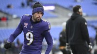 Baltimore Ravens place kicker Justin Tucker (9) warms up in the end zone before the game against the Pittsburgh Steelers at M&T Bank Stadium.