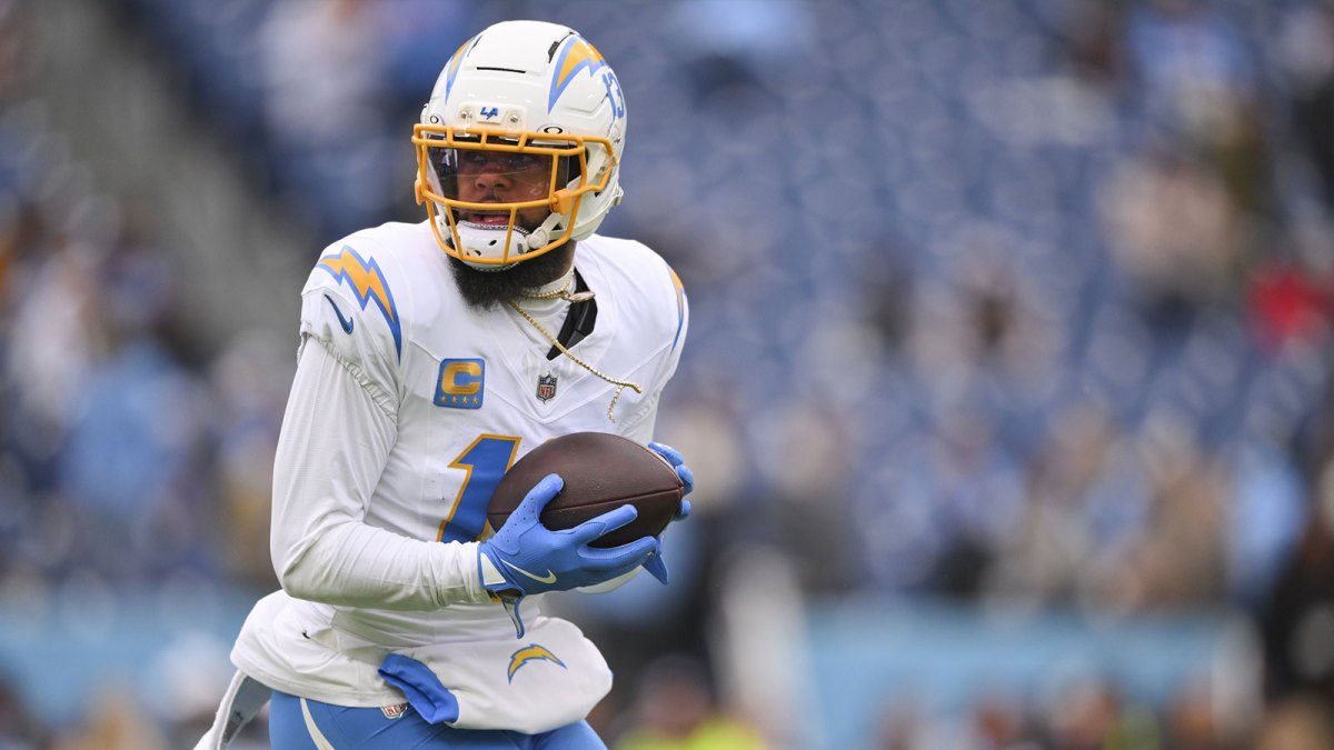 Los Angeles Chargers wide receiver Keenan Allen (13) warms up prior to the game against the Tennessee Titans at Nissan Stadium.