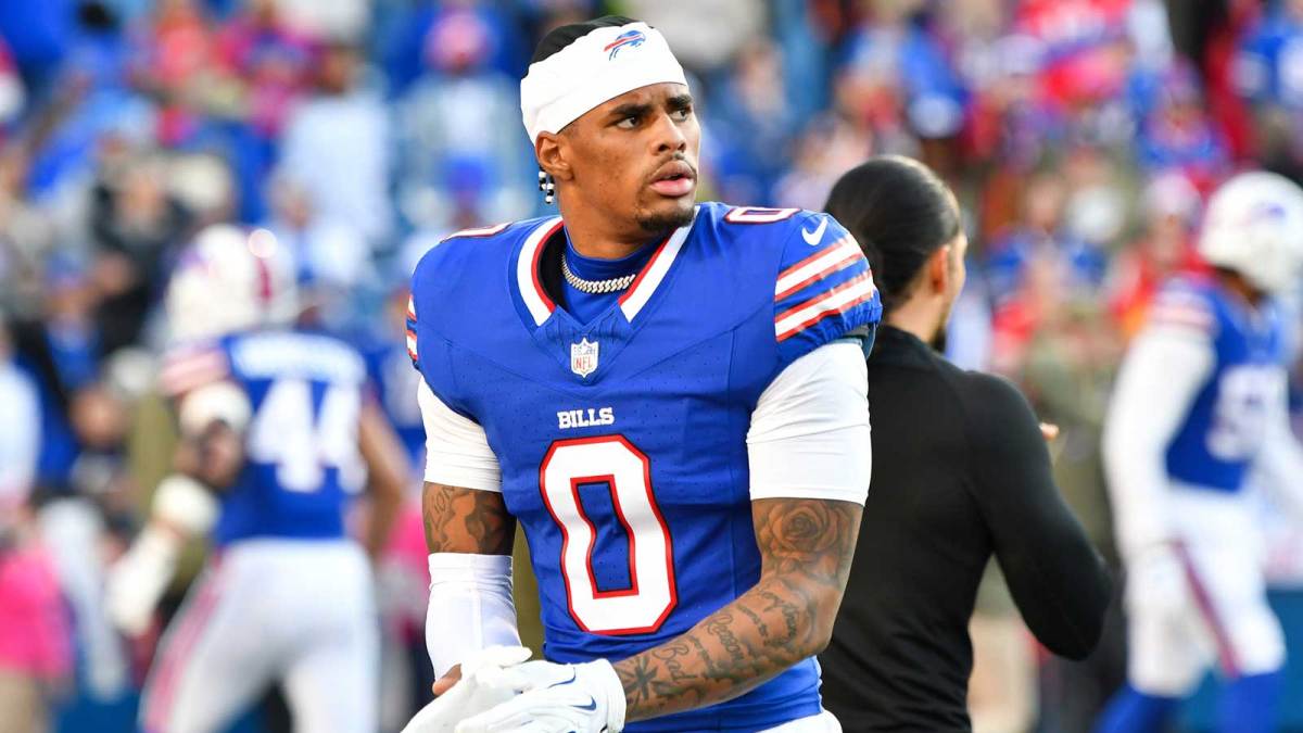 Buffalo Bills wide receiver Keon Coleman (0) warms up before the game against the Kansas City Chiefs at Highmark Stadium.