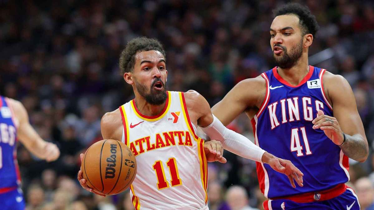 Atlanta Hawks guard Trae Young (11) drives to the basket against Sacramento Kings forward Trey Lyles (41) during the second quarter at Golden 1 Center.