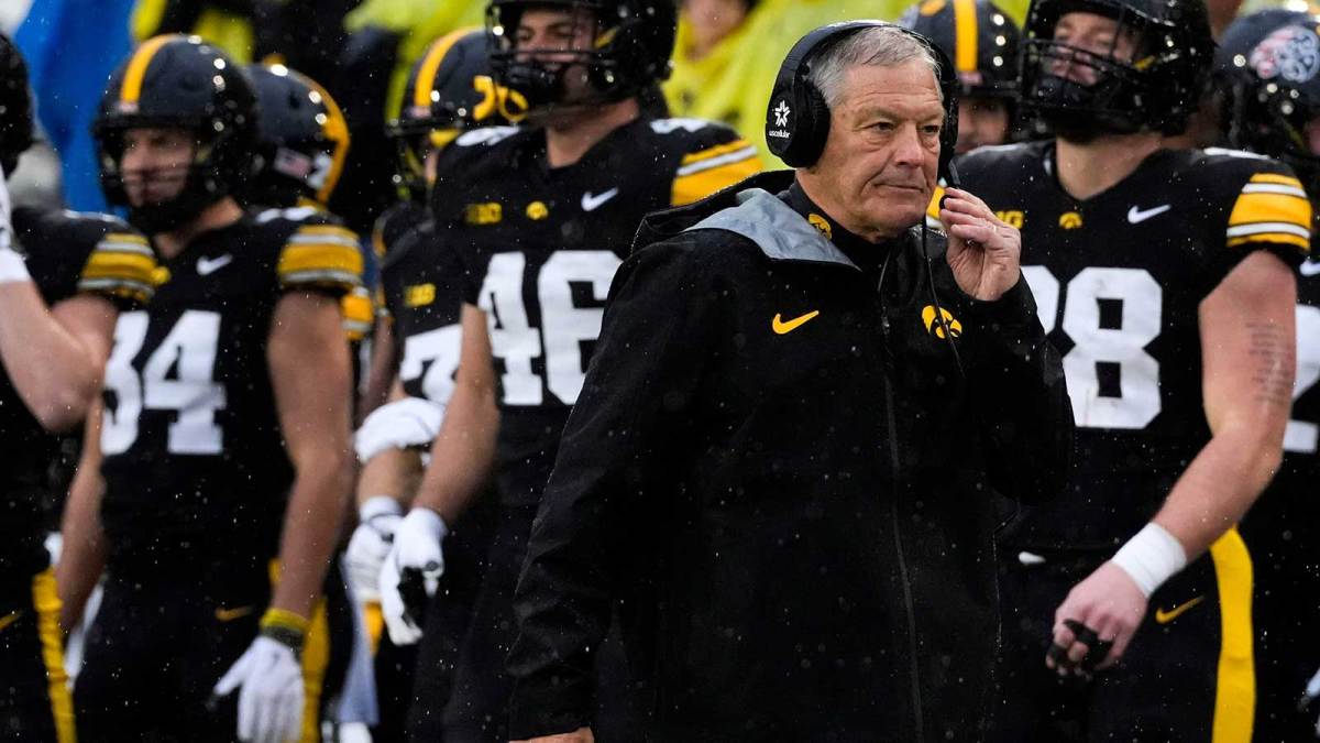 Iowa Hawkeyes head coach Kirk Ferentz is pictured on the sidelines Nov. 8, 2025 before a Big Ten Football game against the Oregon Ducks