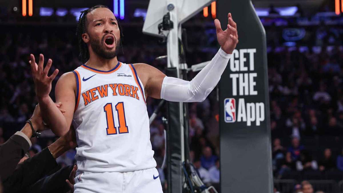 Knicks guard Jalen Brunson (11) reacts after getting called
