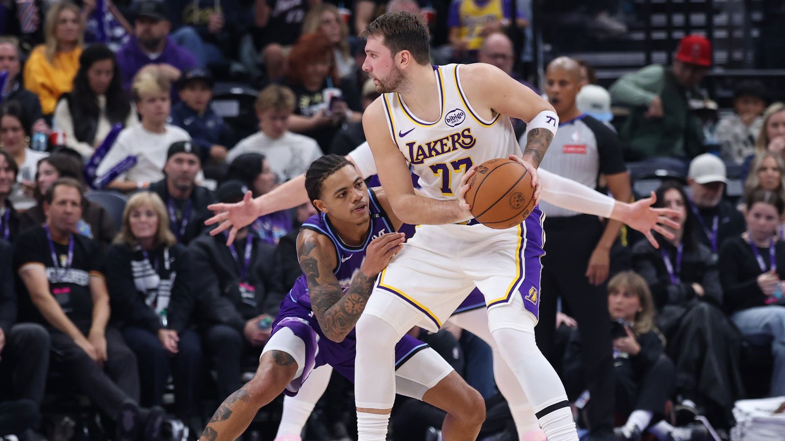 Lakers news: Luka Doncic nutmegs Kevin Love in unreal sequence vs. Jazz