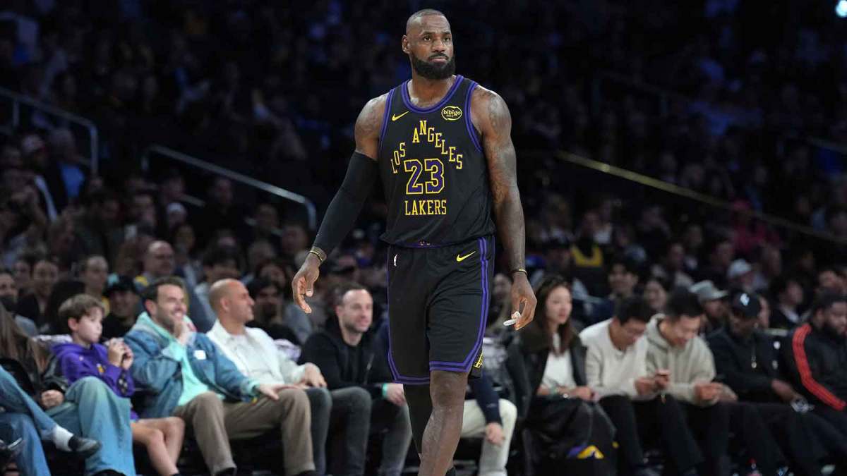 Los Angeles Lakers forward LeBron James (23) reacts against the Utah Jazz in the fourth quarter at Crypto.com Arena.