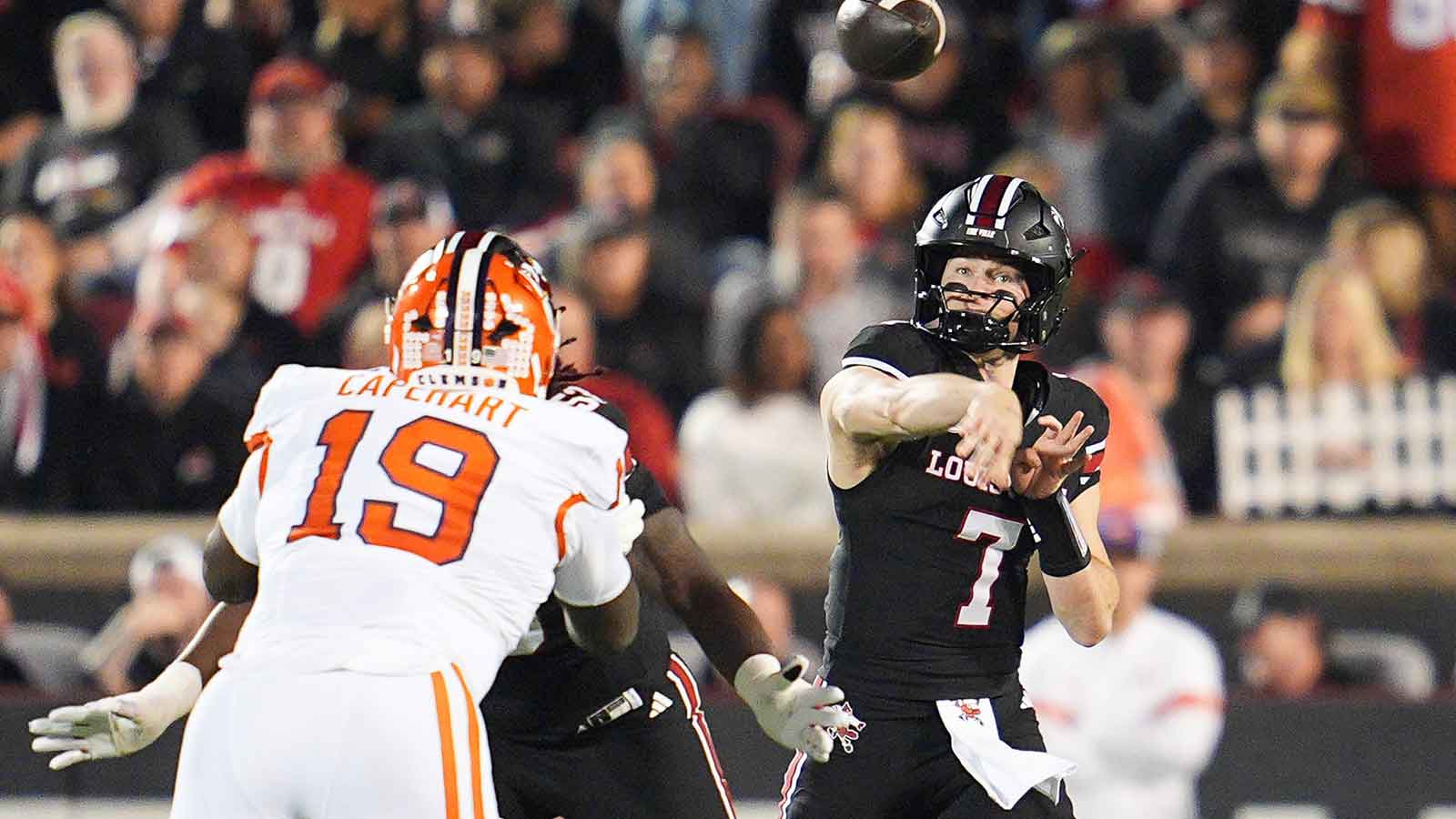 Louisville Cardinals quarterback Miller Moss (7) during the game against Clemson. The Tigers beat Louisville at L&N Stadium in Louisville, Kentucky Friday, Nov. 14, 2025.