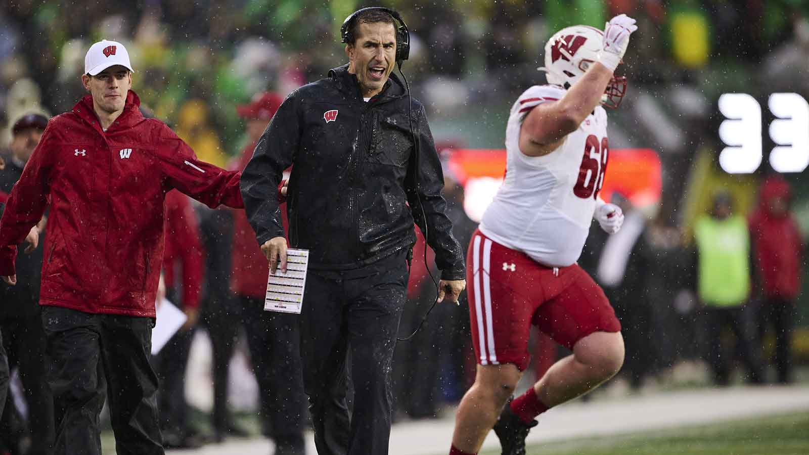 Wisconsin football’s Luke Fickell drops mic on Washington stunner with job safe for 2026